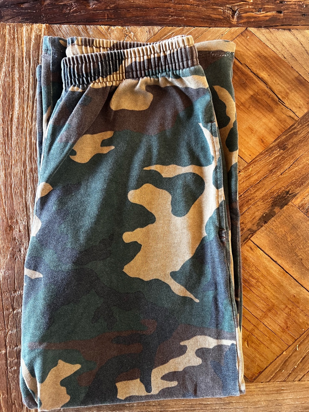 Brandy Melville Camo Print Sweatpants